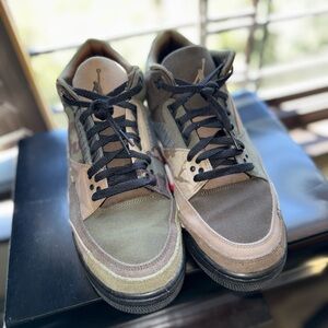 Jordan Men's Olive and Tan Sneakers